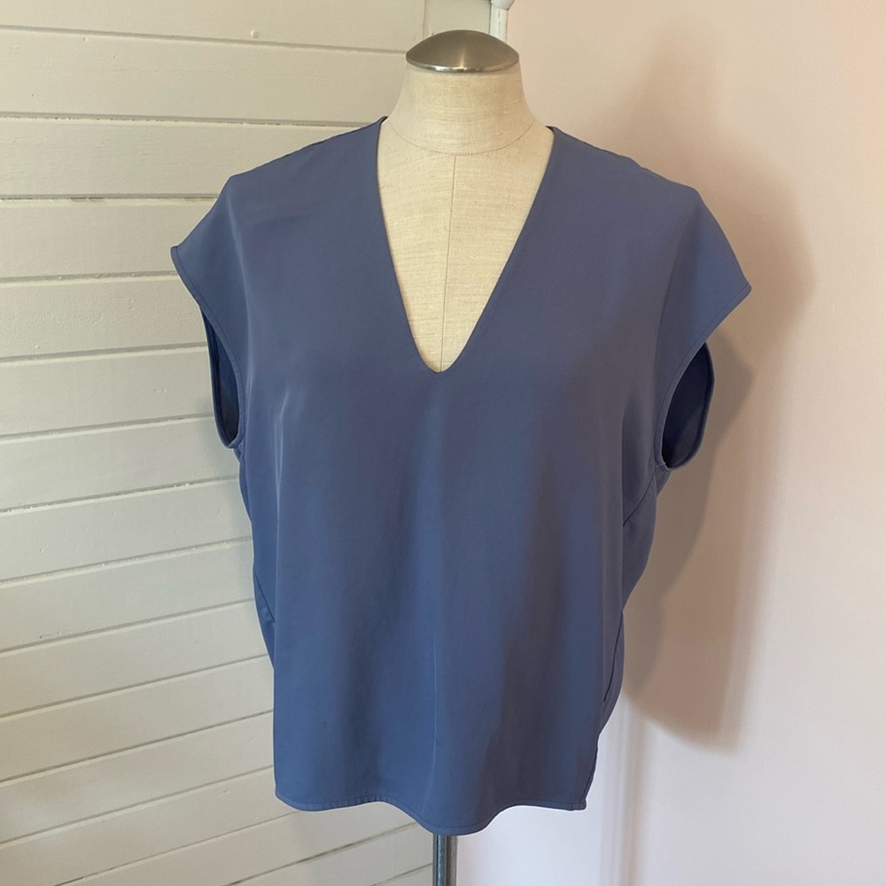 Everlane, ‘The Japanese GoWeave V-Neck Tee’, Dusty Blue, Size 6